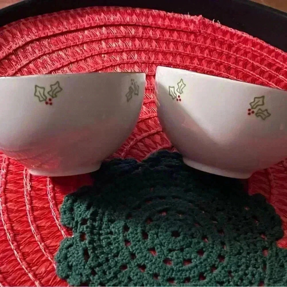 St Nicholas 2 pc nut bowls / charcuterie bowls for entertaining Christmas theme - Picture 2 of 5